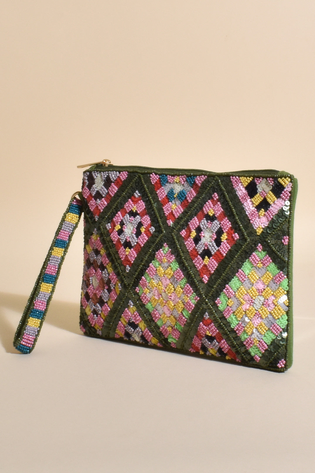 AVA-2649GREEMULT BEADED CLUTCH