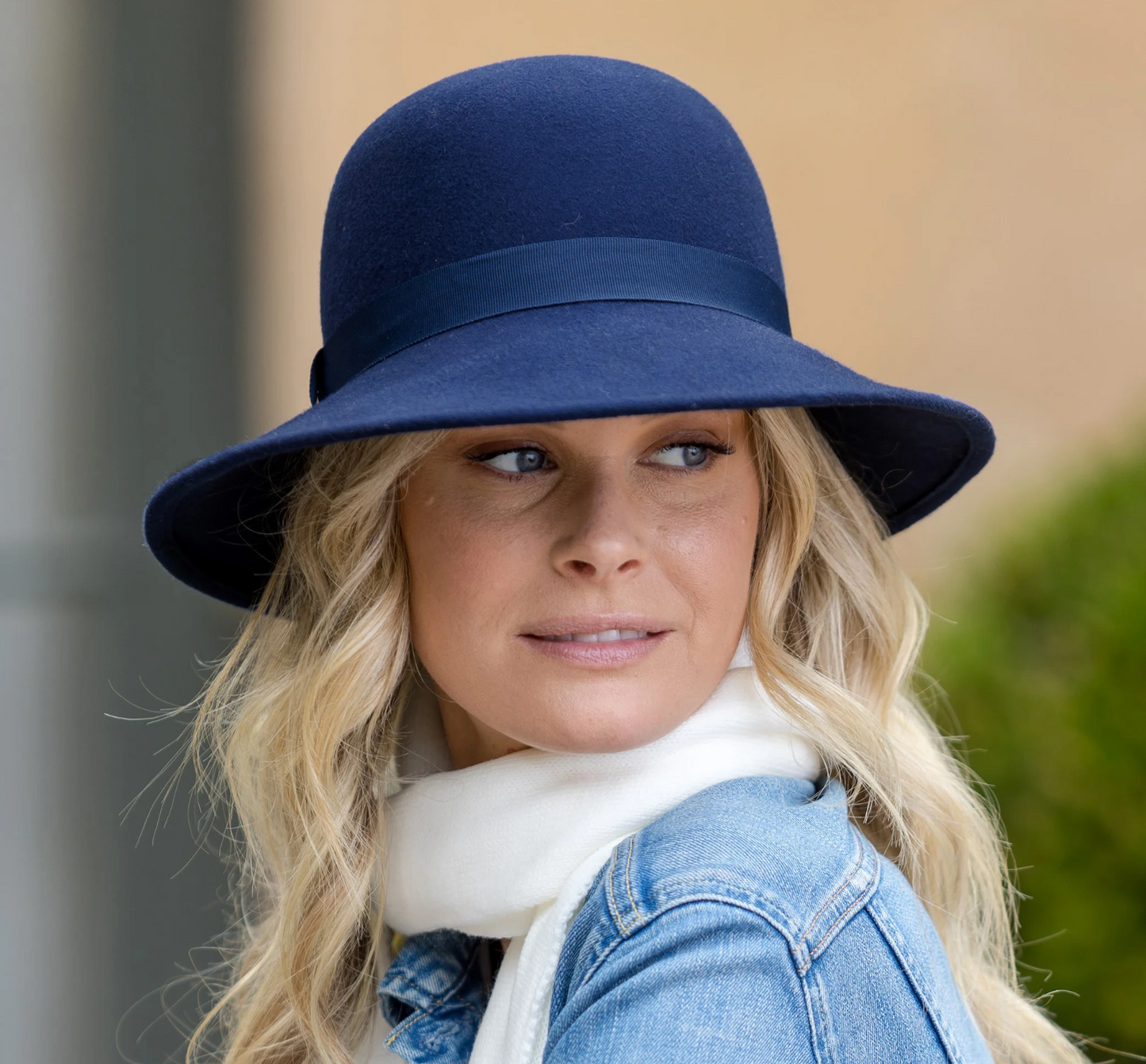 RW090NAVY KATRINA CLOCHE