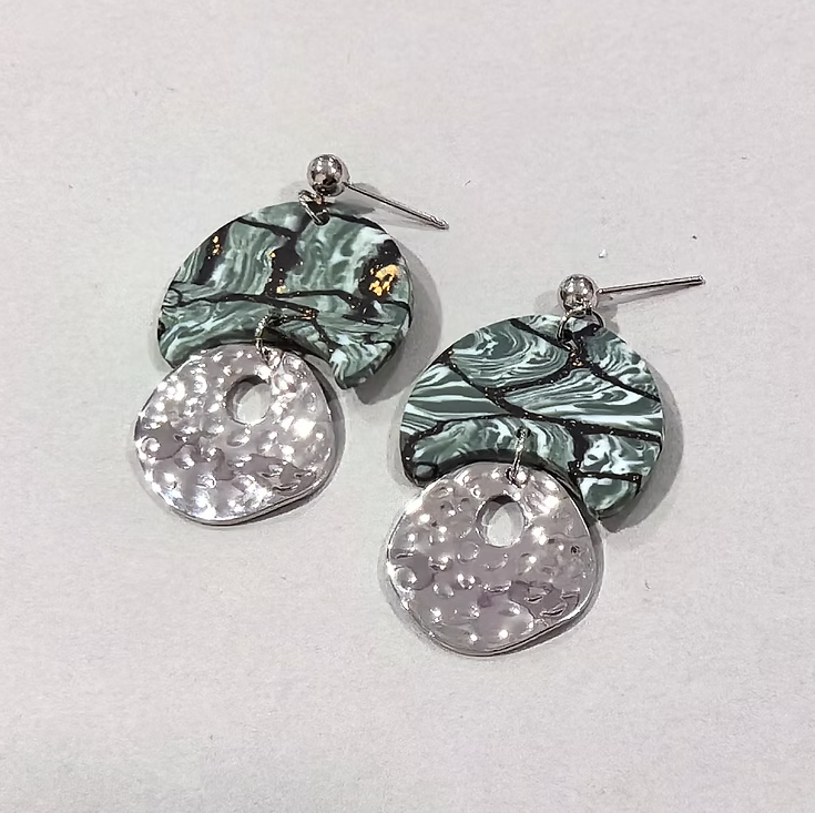 E01833 CLAY EARRINGS