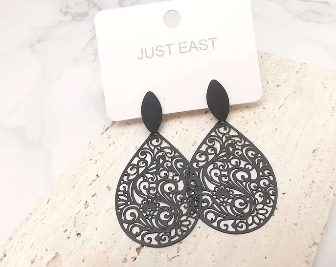 E01301 JE SWIRL EARRINGS BLK