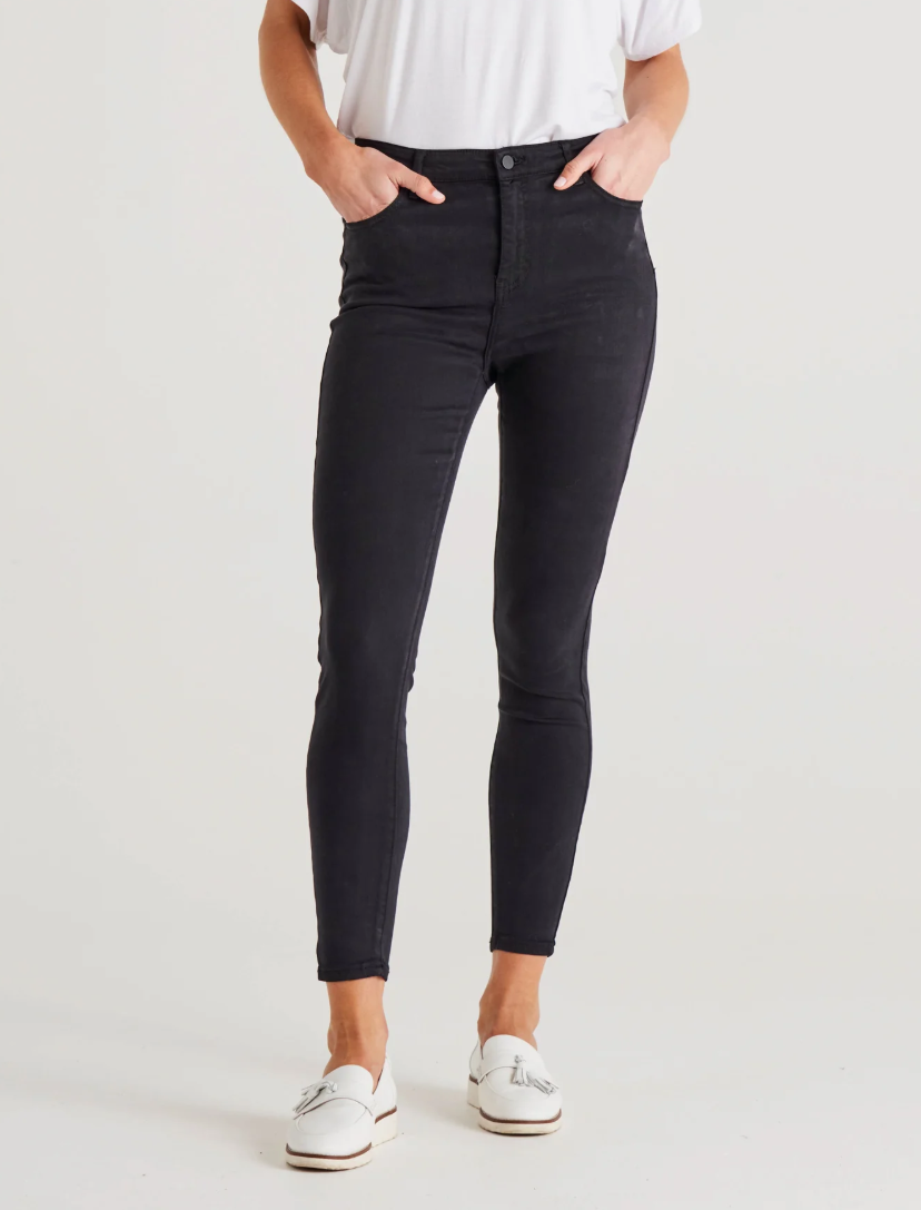 BETTY BASICS ESSENTIAL JEAN BLK