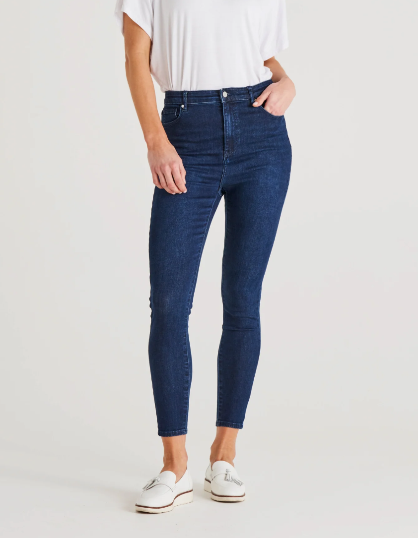 BETTY BASICS ESSENTIAL JEAN INDIGO BLUE