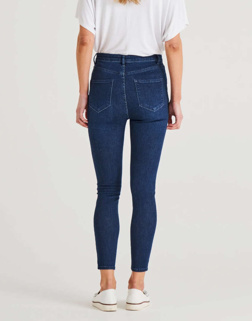BETTY BASICS ESSENTIAL JEAN INDIGO BLUE