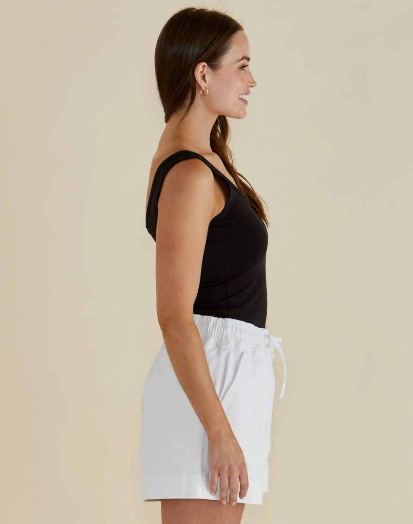 BETTY BASICS EMMA SCOOP TANK BLACK