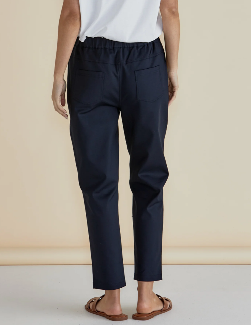 BETTY BASICS KENZIE JOGGER NAVY
