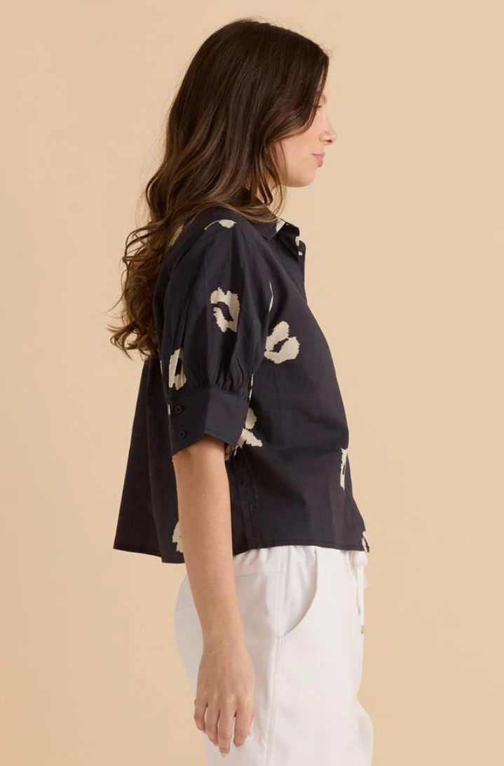BETTY BASICS REAGAN POPLIN SHIRT LEOPARD