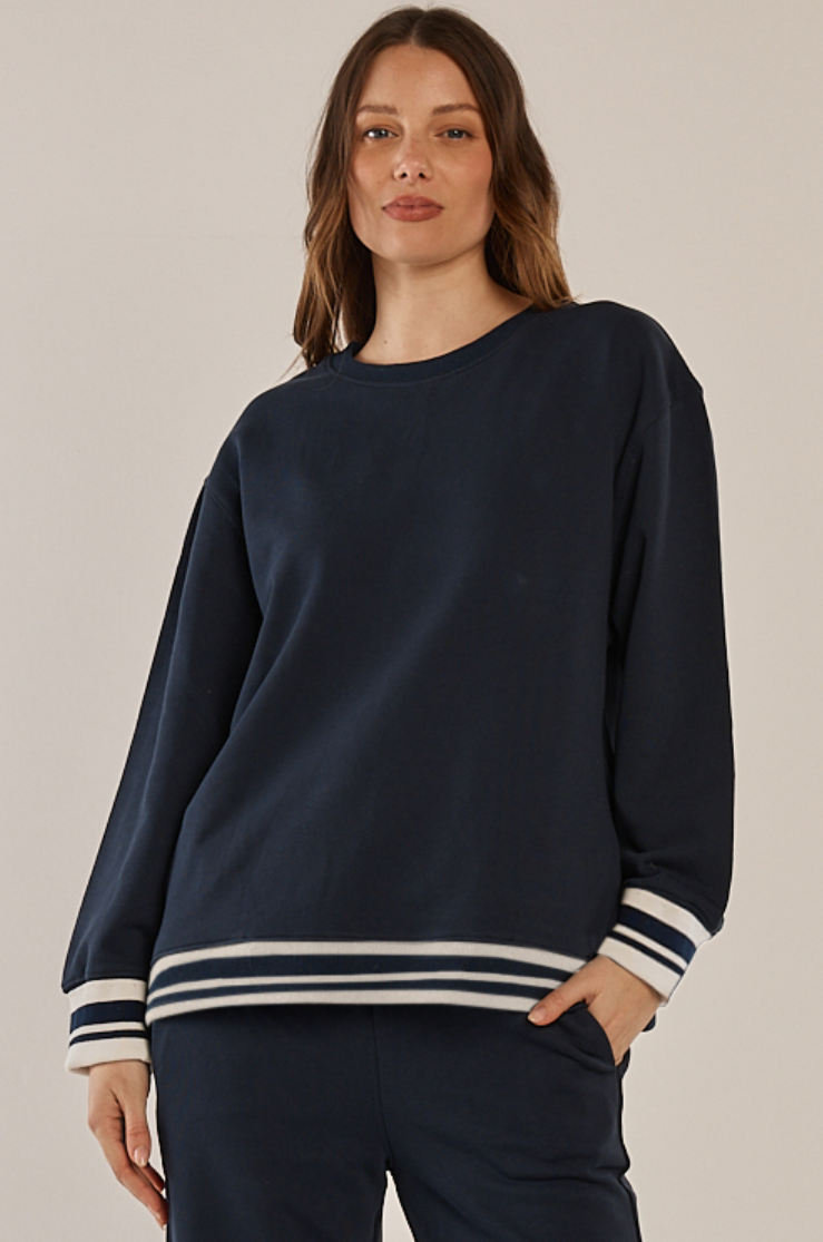 BETTY BASICS STAZIE SWEATSHIRT NAVY