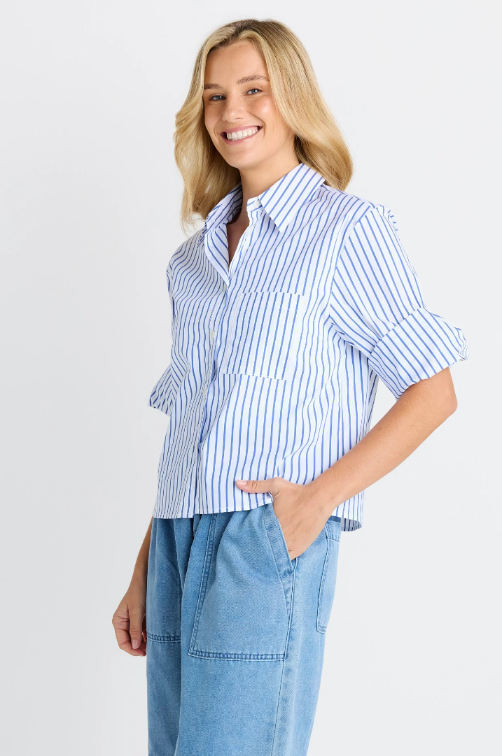 BETTY BASICS CROPPED POPLIN SHIRT BLUE STRIPE