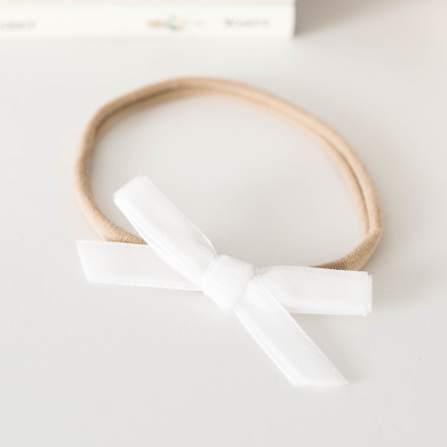 SNUGGLE HUNNY WHITE VELVET BOW
