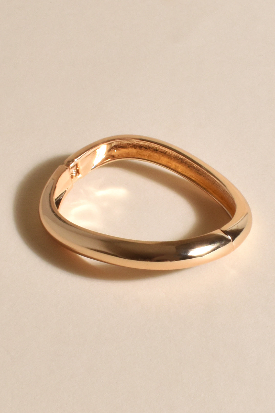 AND1520G GLD THIN BANGLE