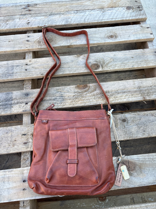 PRESLEY CROSSBODY TAN