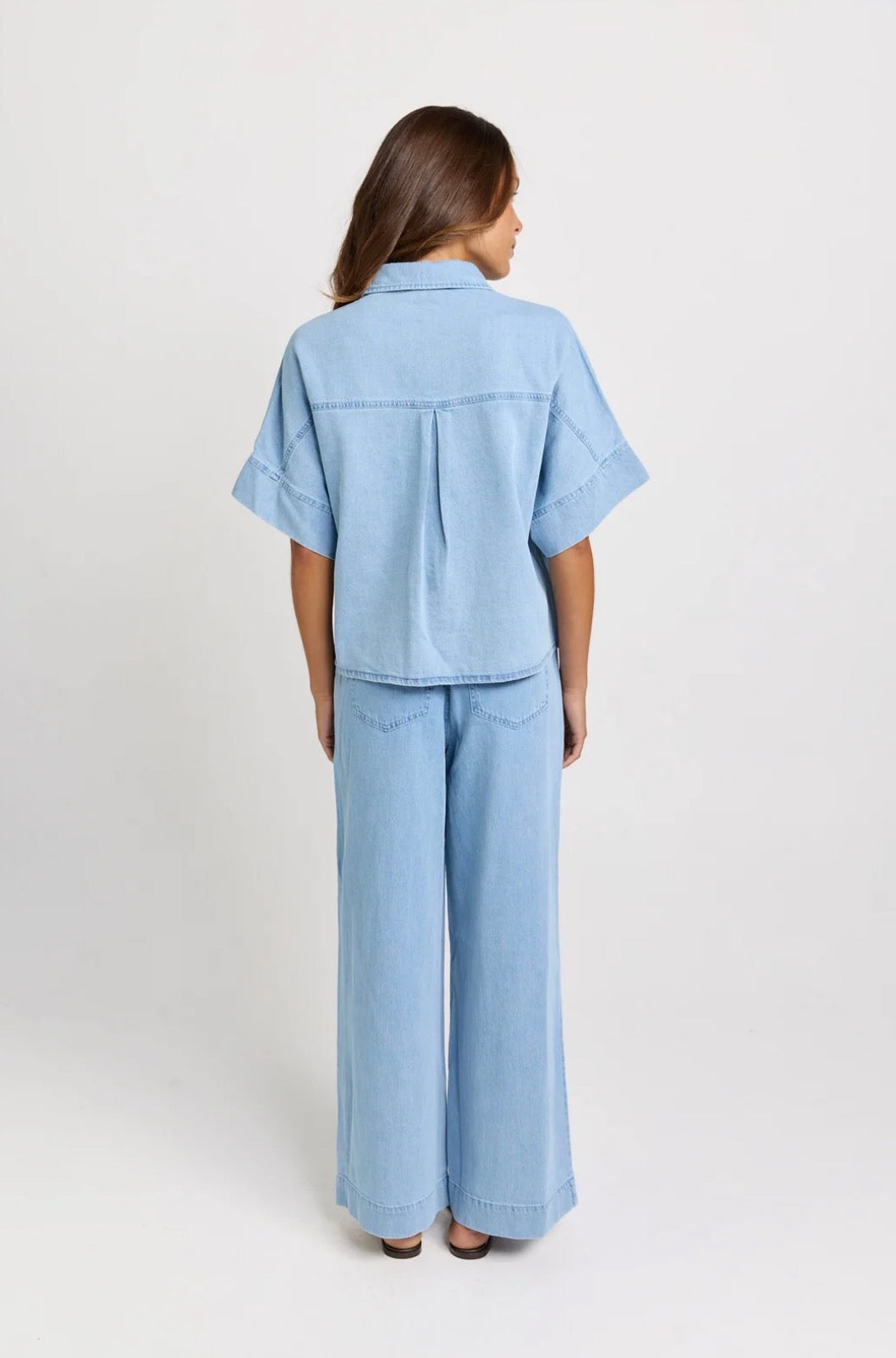 BETTY BASICS DAWN DENIM SHIRT MEDIUM WASH