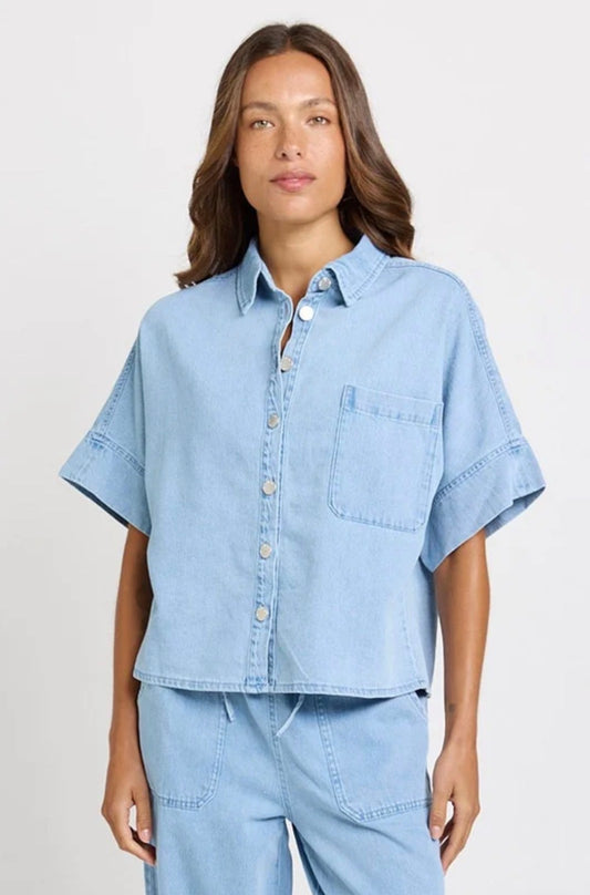 BETTY BASICS DAWN DENIM SHIRT MEDIUM WASH