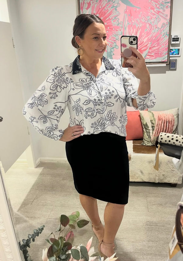 EMBER BLOUSE NAVY – WILDE' N PRETTY