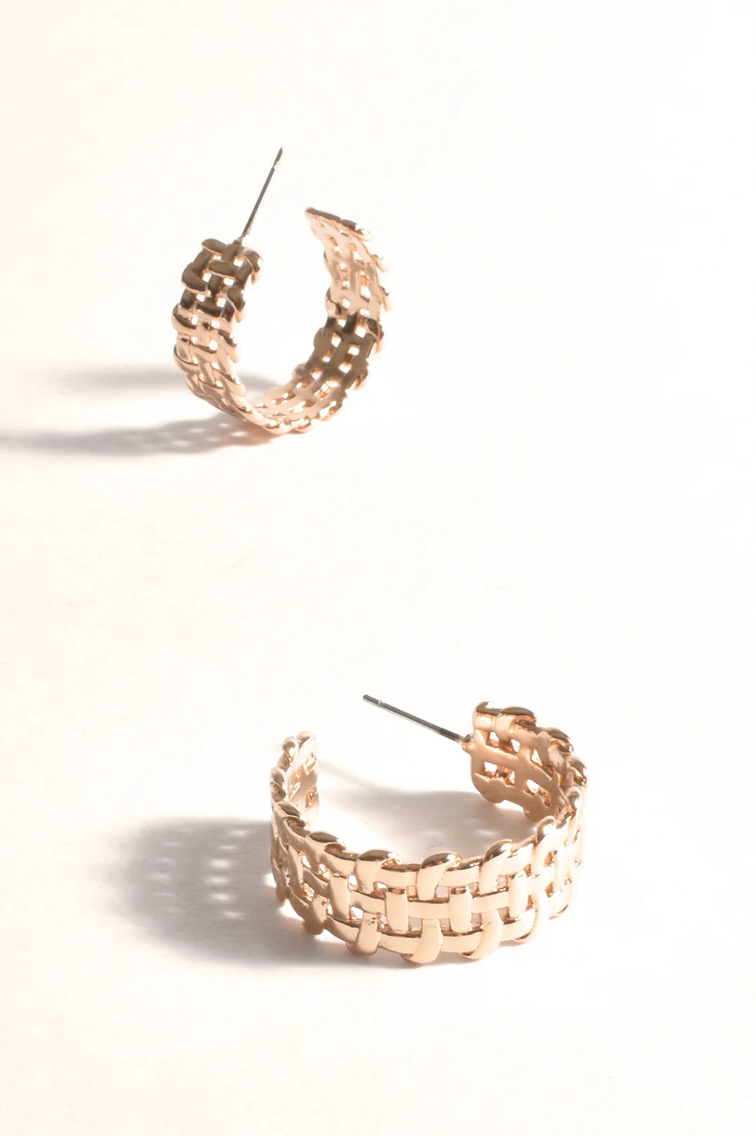 AED-3951GOLD ADORNE EARRINGS