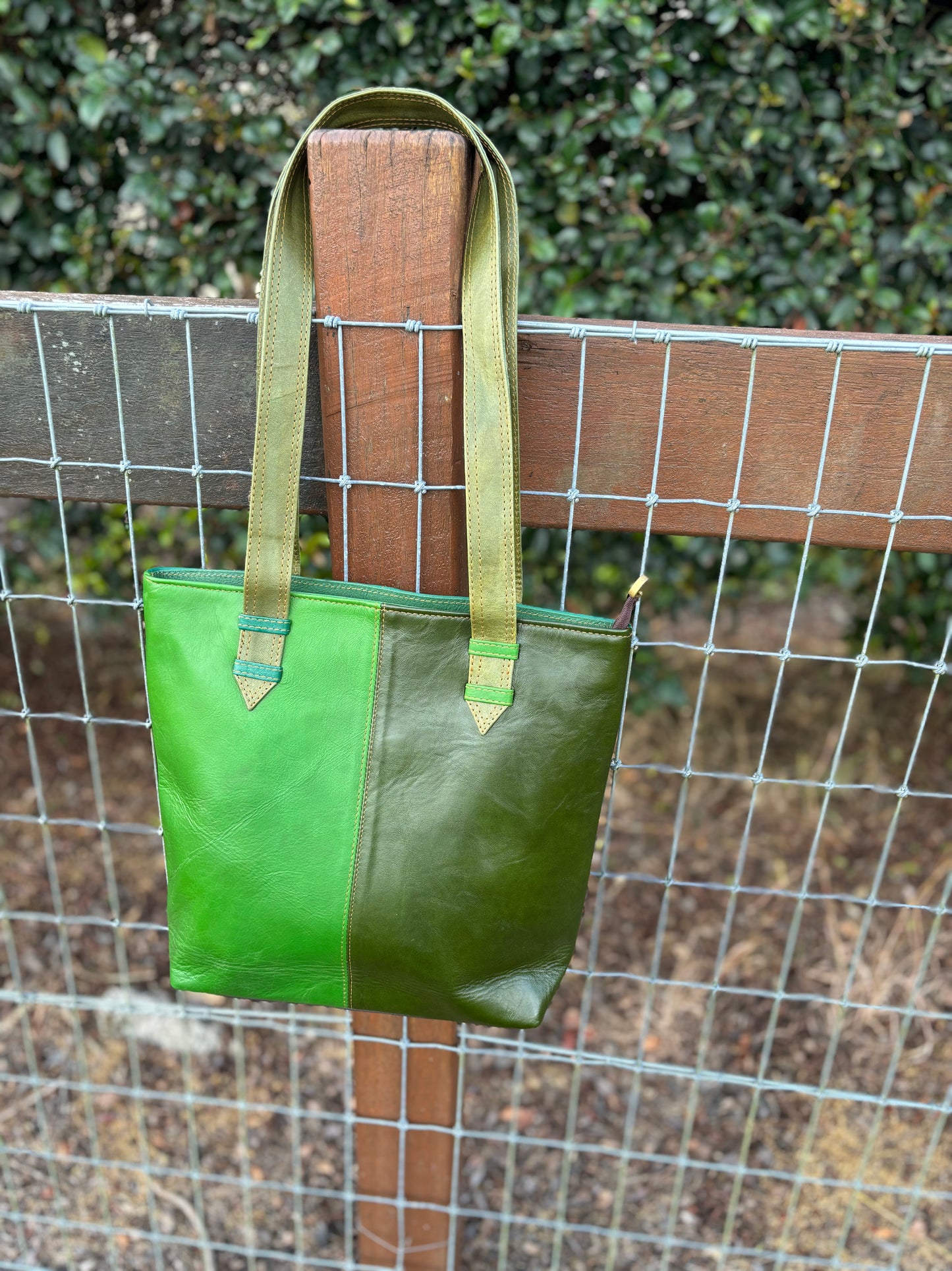 PERRA RANGE LEATHER TOTE HANDBAG