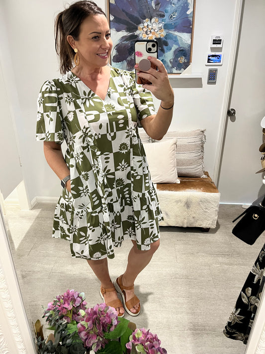 BETTY BASICS BACARDI DRESS FLORAL GEO