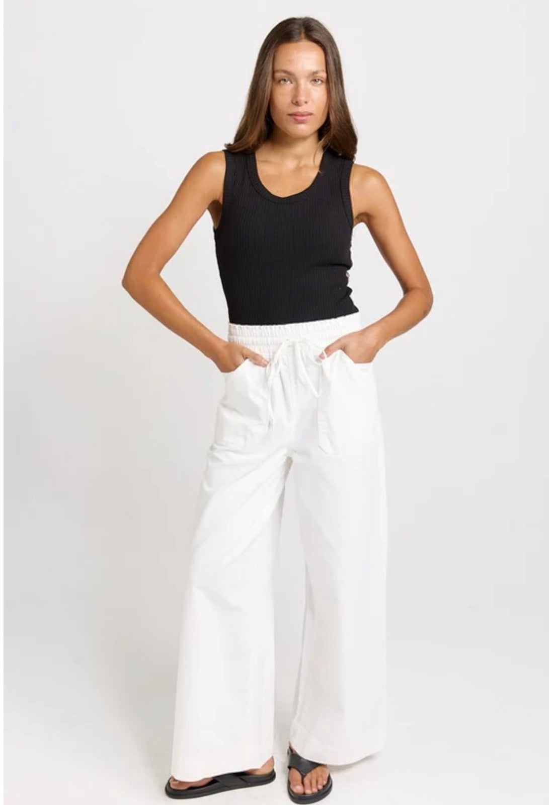 BETTY BASICS SAFFRA RELAX LEG JEAN WHITE