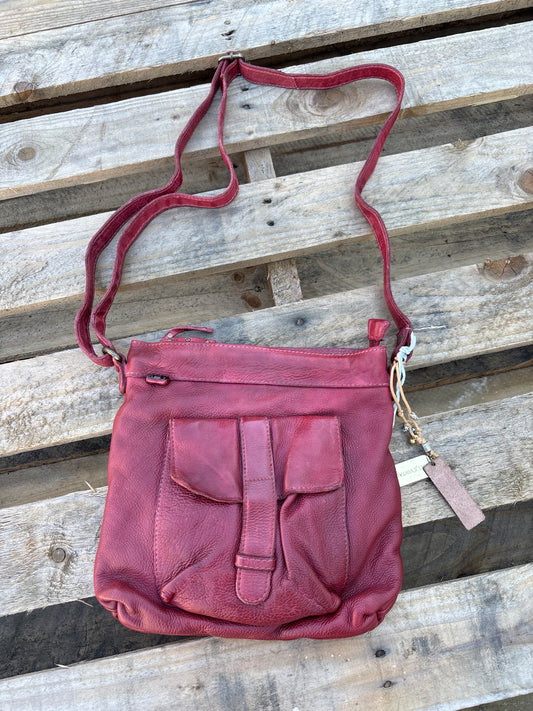 PRESLEY CROSSBODY LAVA
