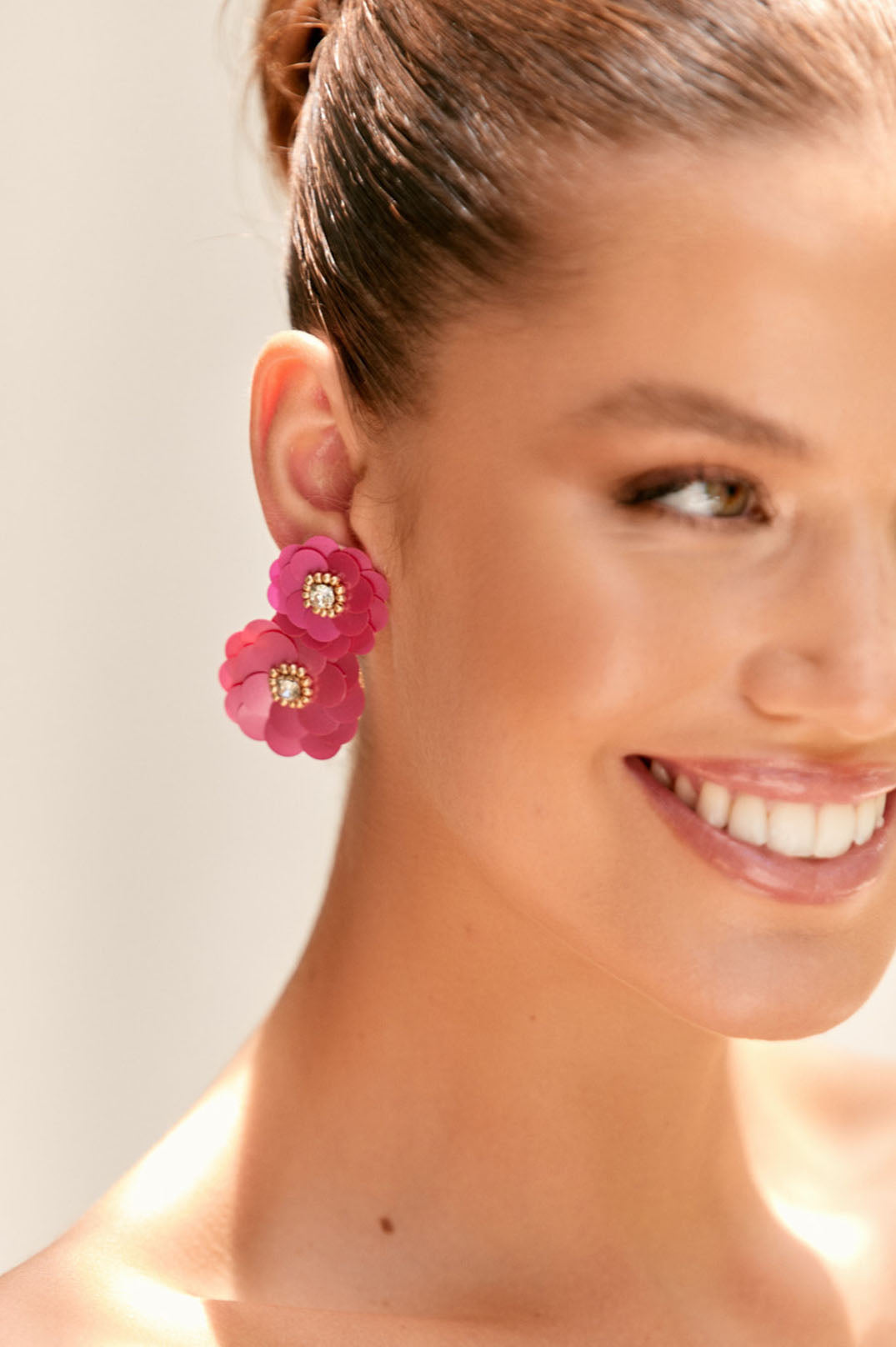 AEA-3166FUSH SEQUIN EARRINGS