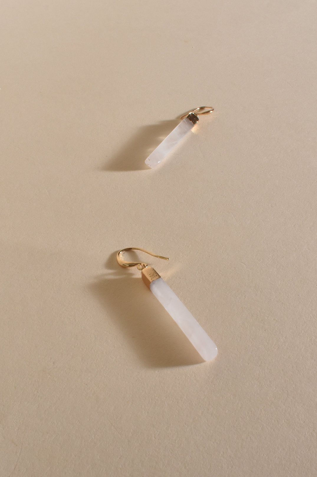 AED-3411PINKGOLD STONE EARRING