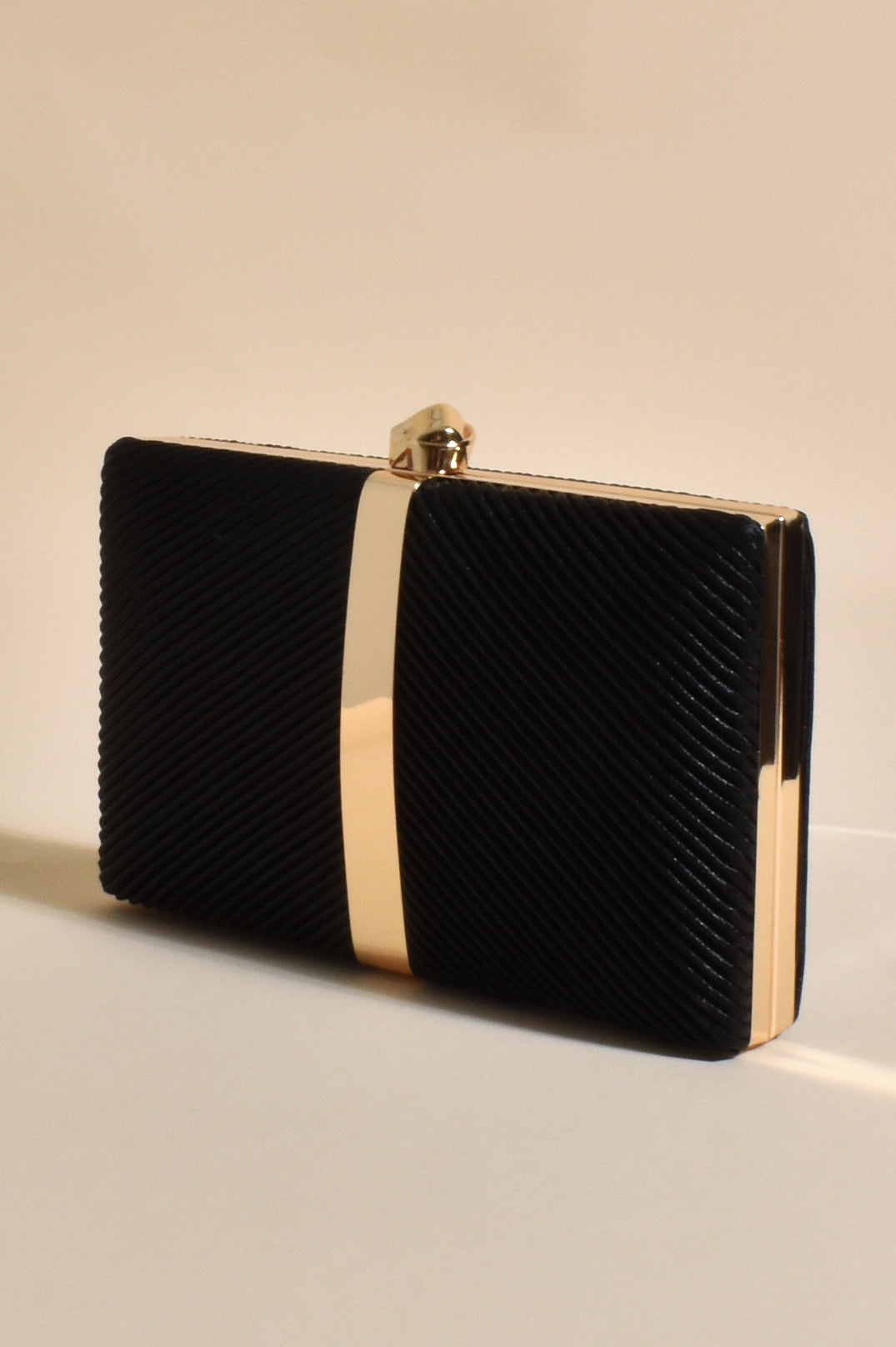 AVD-1517BLACGOLD ADORNE CLUTCH