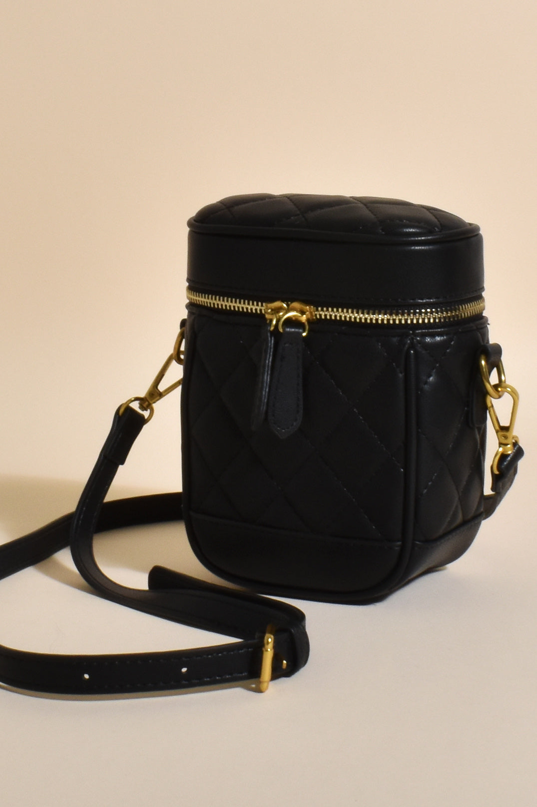 AXD-1716BLAC QUILTED CROSSBODY