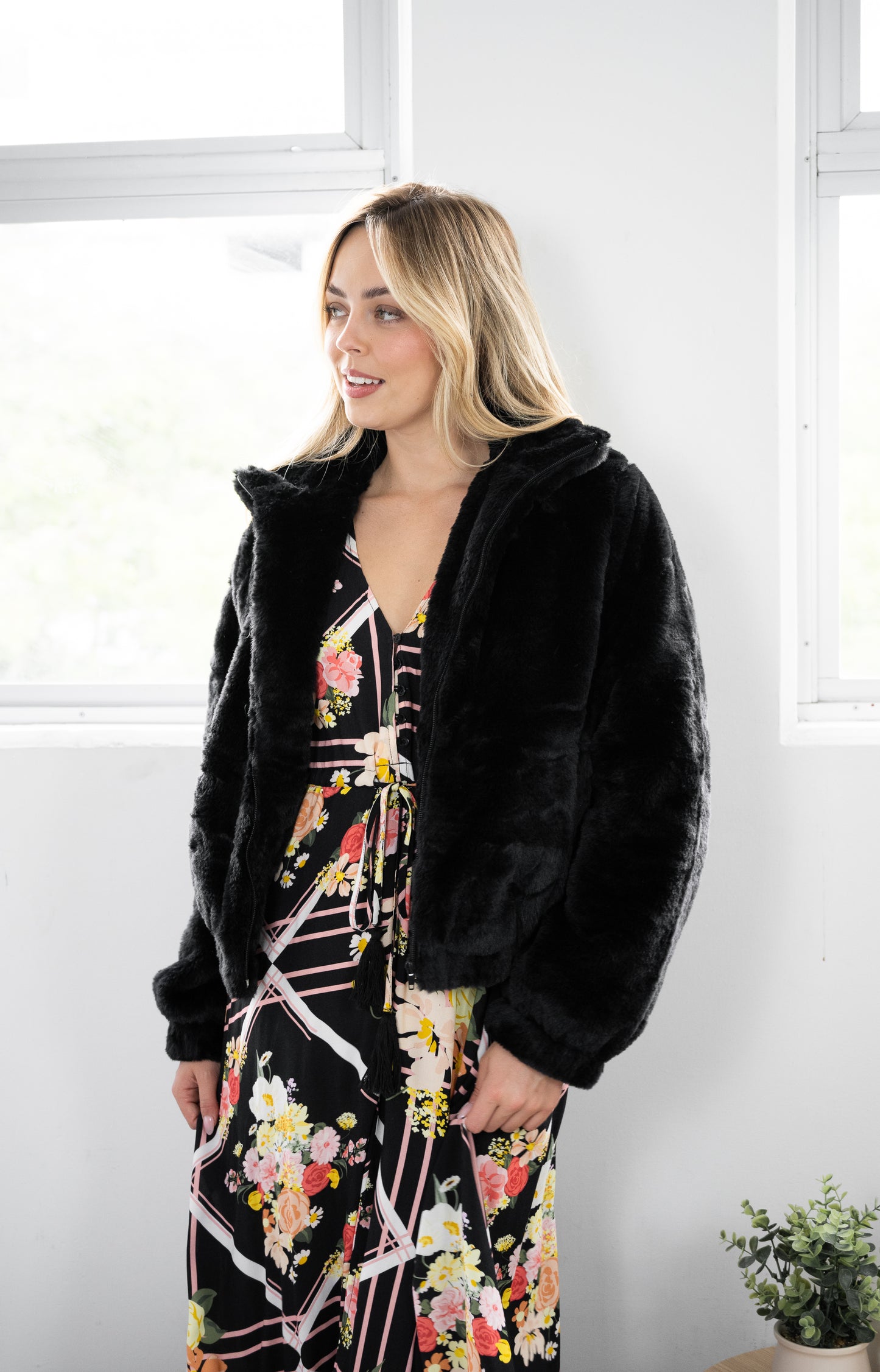 FRIA CLEO FLUFFY JACKET BLACK