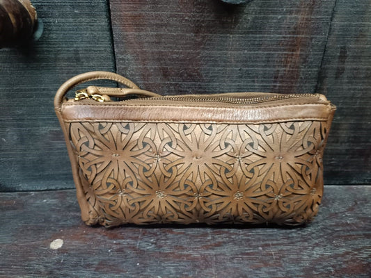 LANIE CLUTCH OAK