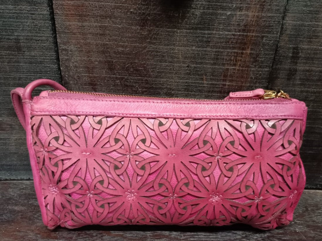 LANIE CLUTCH RASPBERRY