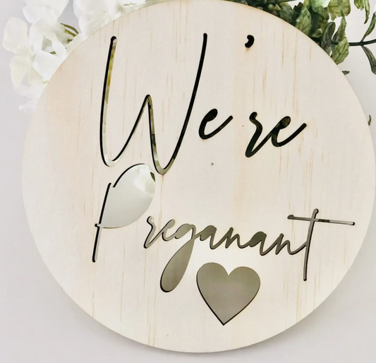 WE'RE PREGNANT ANNOUNCEMENT