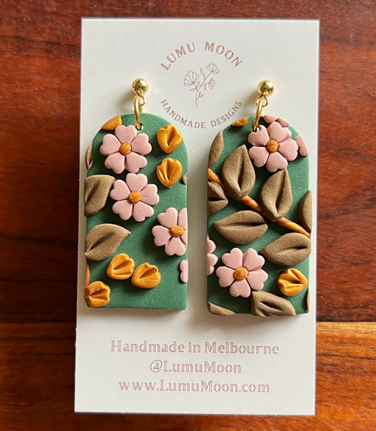 BLOSSOM EARRINGS SPRING ARCH