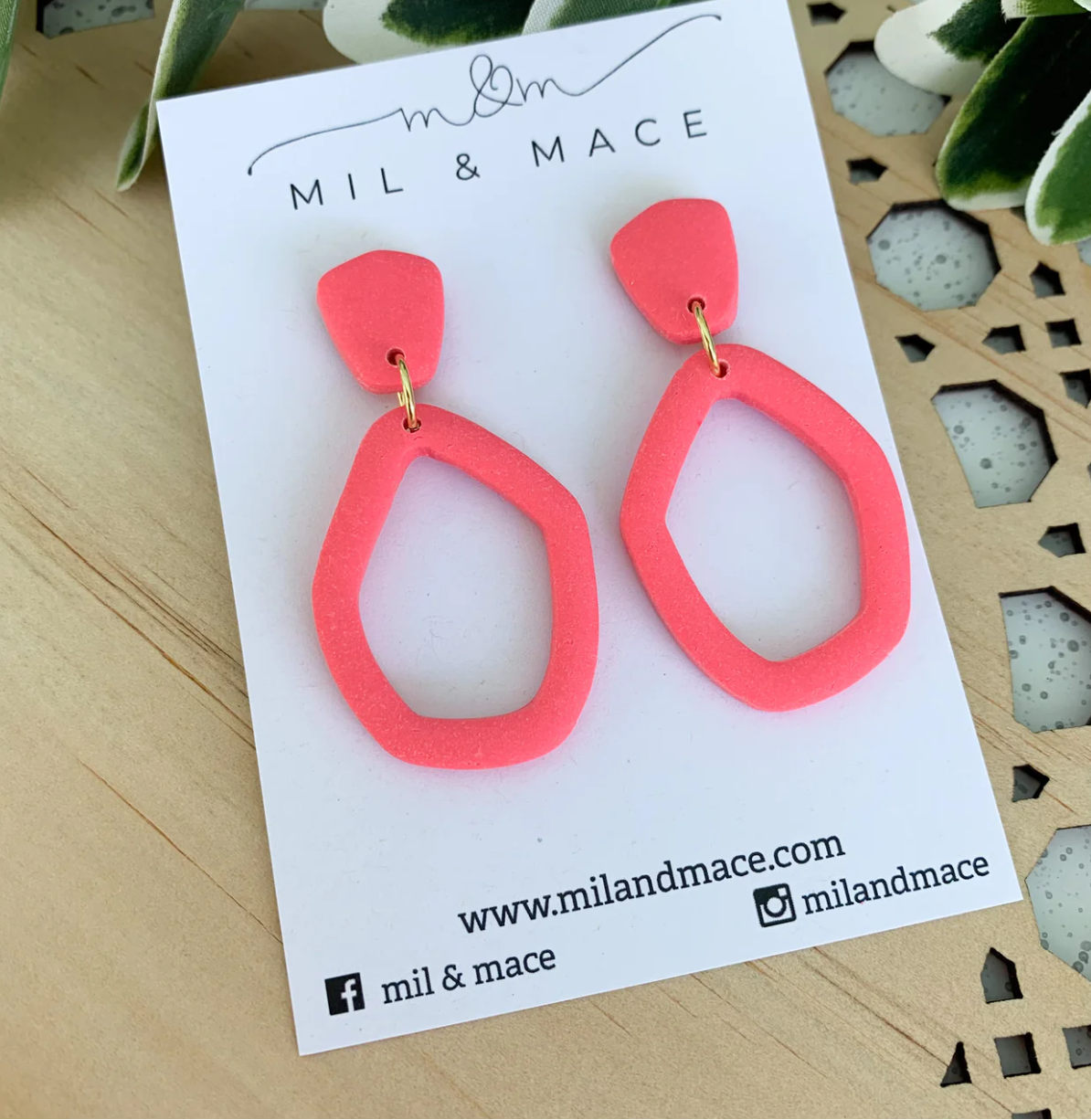 MM5809 LACIE CLAY DANGLES