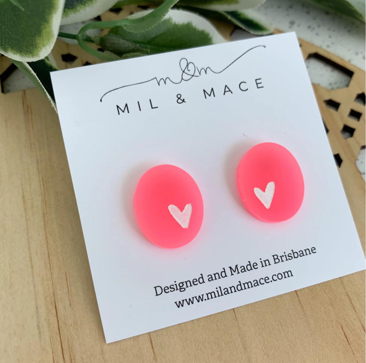MM6532 HEART STUDS
