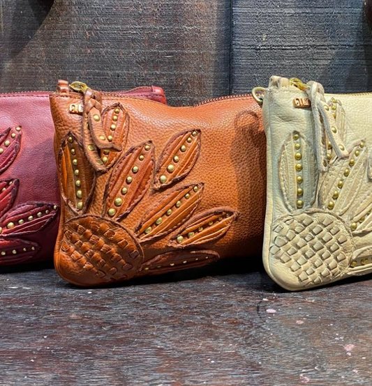 SUNFLOWER POUCH TAN