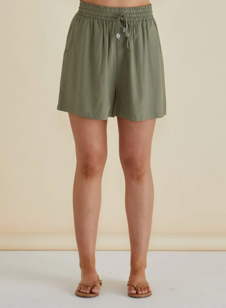 BETTY BASICS SIERRA SHORT OLIVE