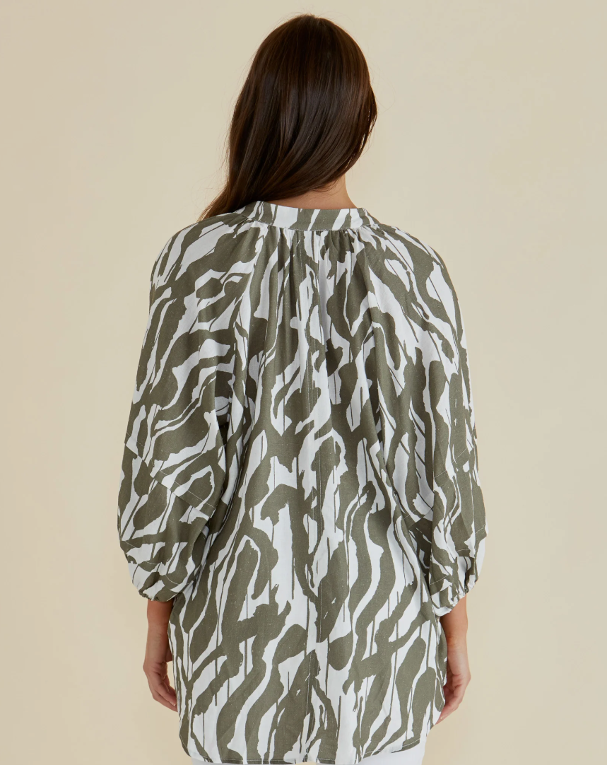 BETTY BASICS GRAZIA BLOUSE OLIVE