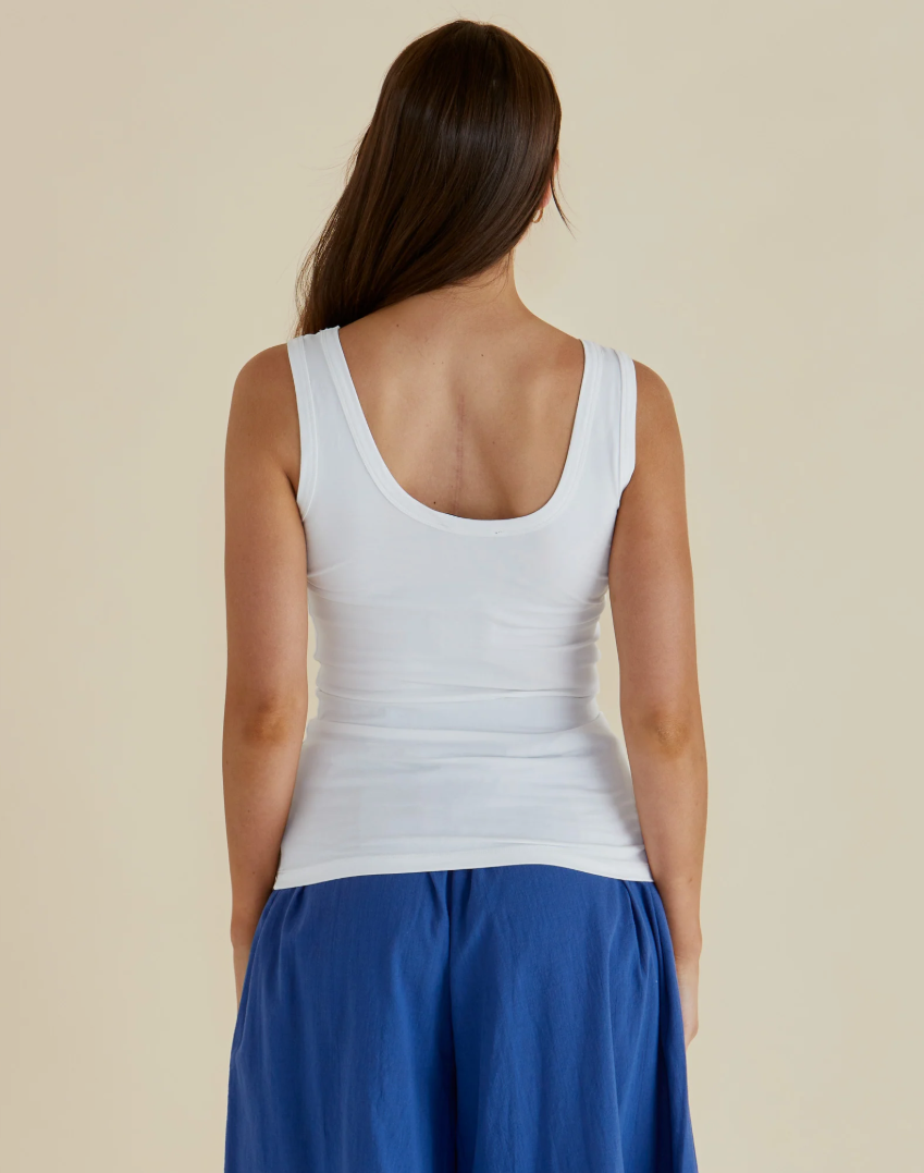 BETTY BASICS EMMA SCOOP TANK WHITE