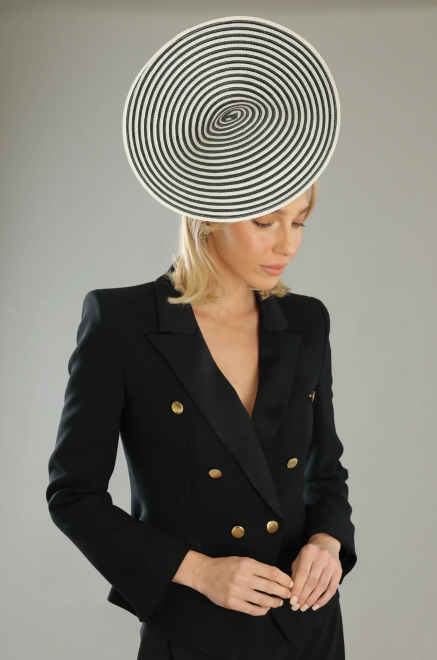 ERIKA FASCINATOR BLACK & WHITE