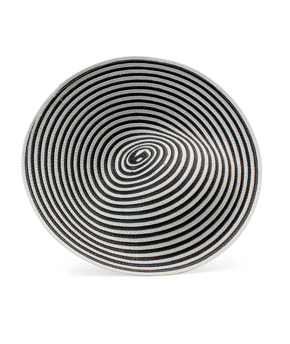 ERIKA FASCINATOR BLACK & WHITE