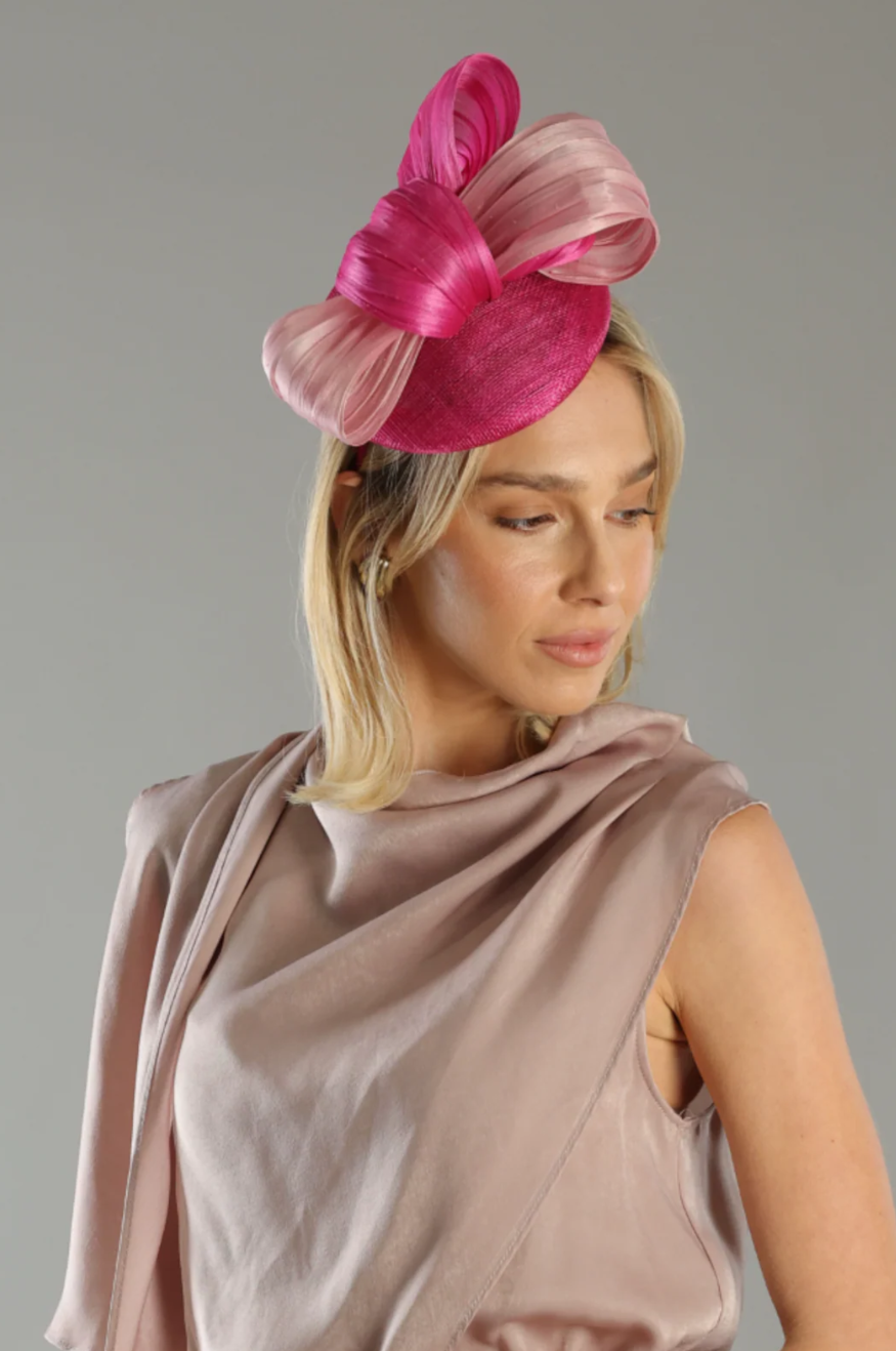 HEATHER FASCINATOR HOT PINK
