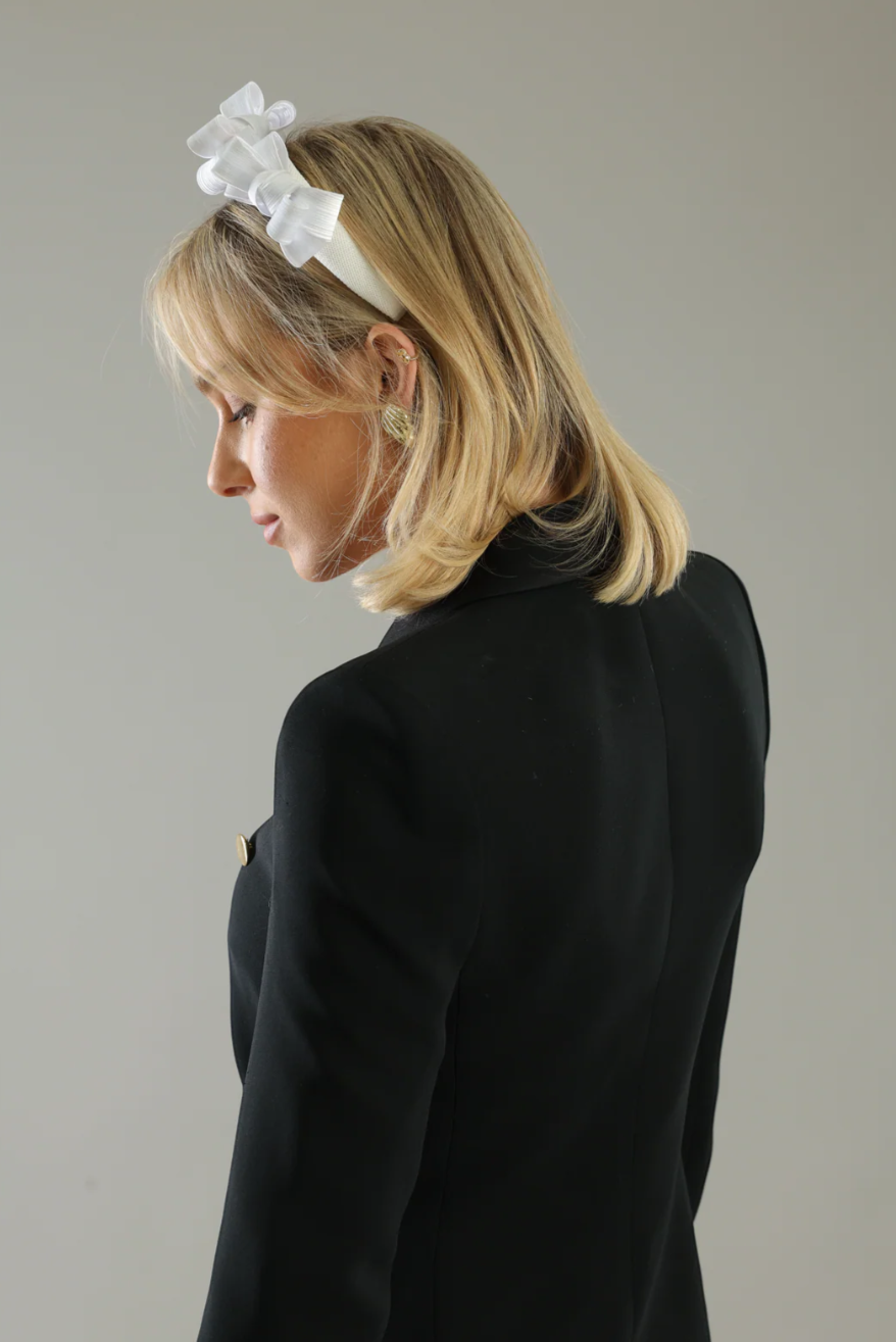 POPPY FASCINATOR WHITE