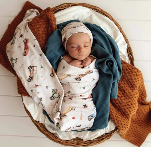 SNUGGLE HUNNY VINTAGE CARS JERSEY WRAP & BEANIE SET