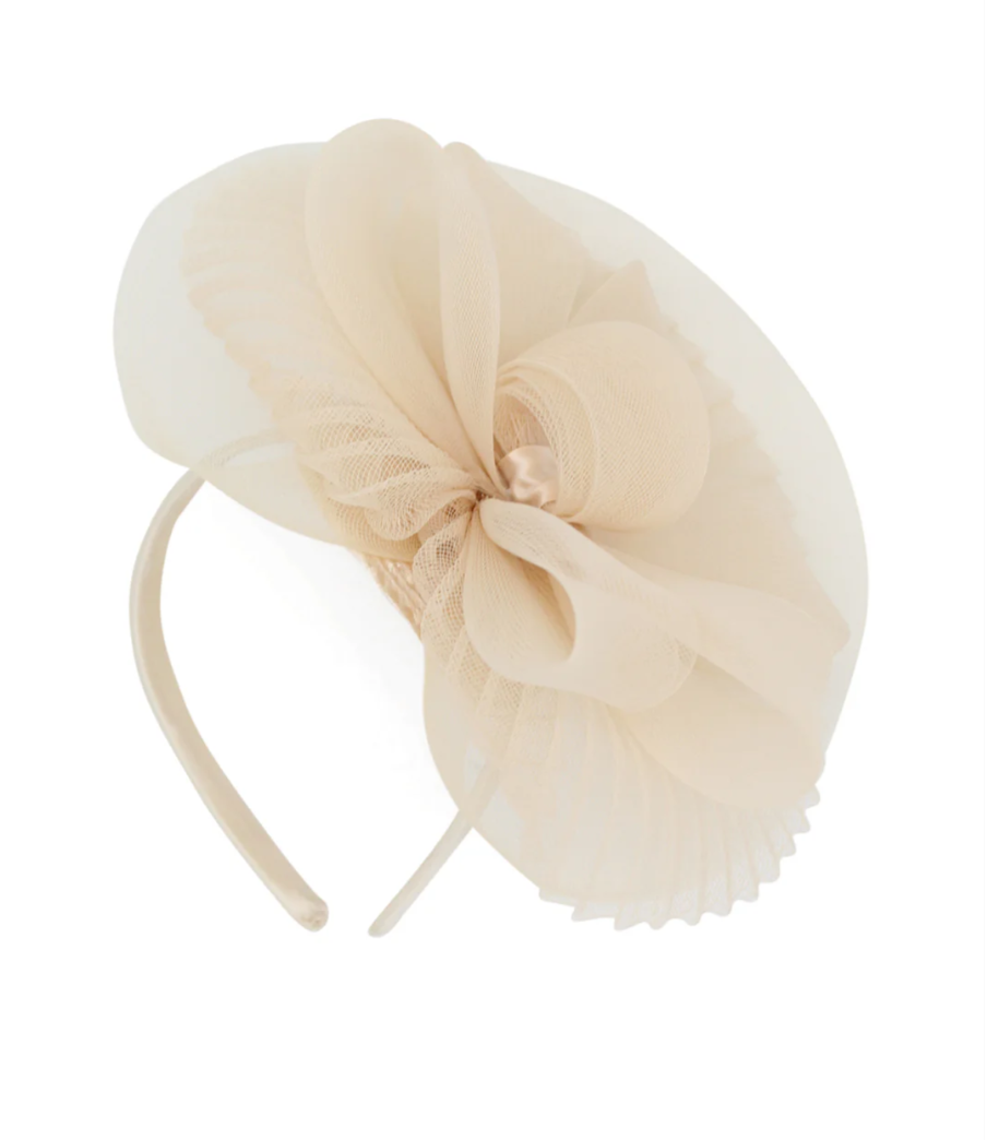 SIMONE FASCINATOR NUDE