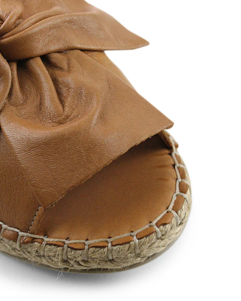 BUENO KALMIA COCONUT