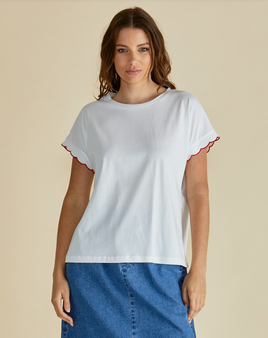 BETTY BASICS SLOANE SCALLOP TEE WHITE