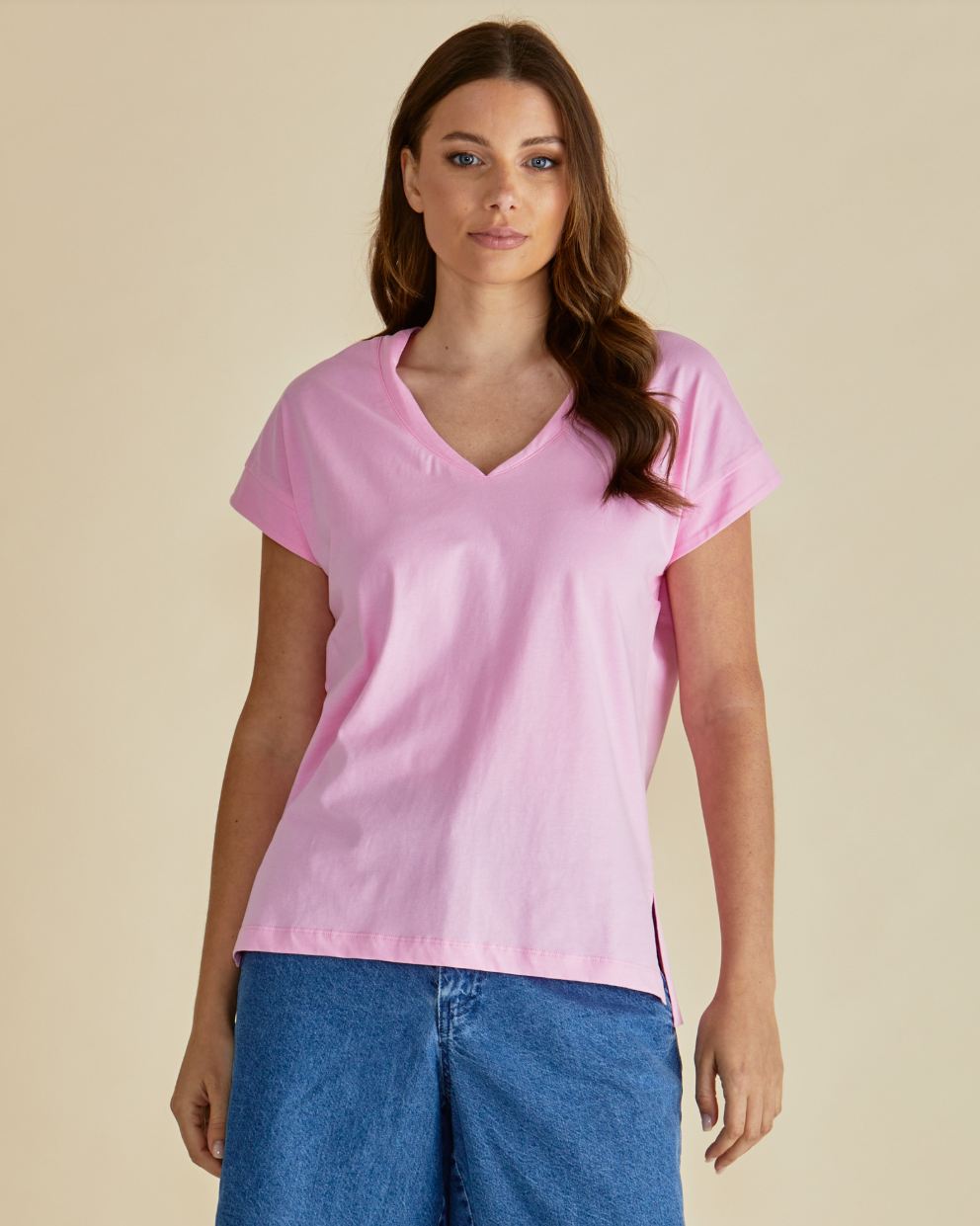 BETTY BASICS TRACY V NECK TEE PINK