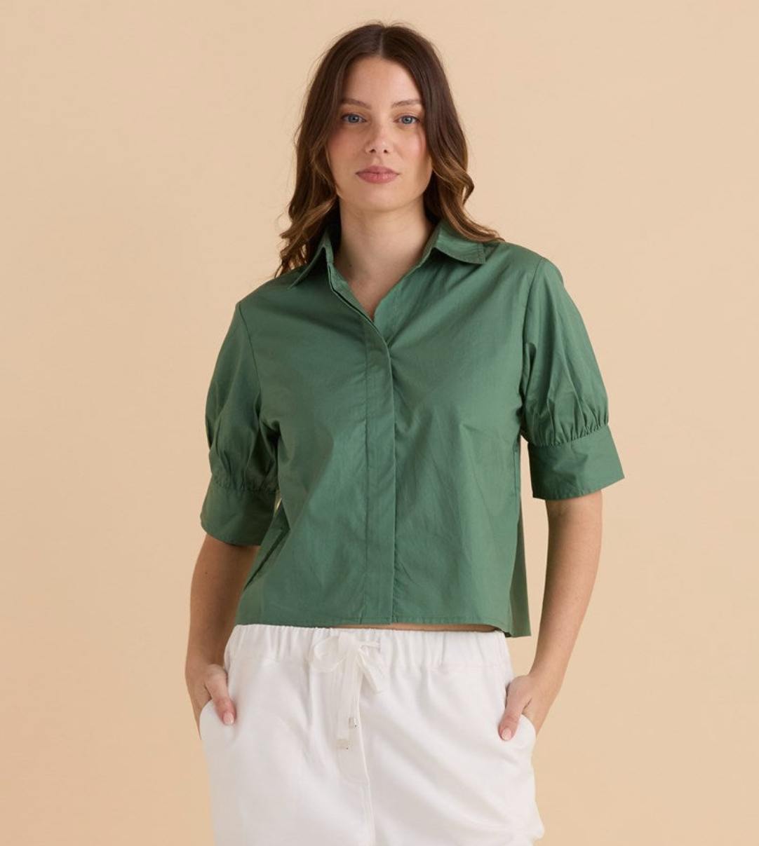 BETTY BASICS REAGAN POPLIN SHIRT GREEN