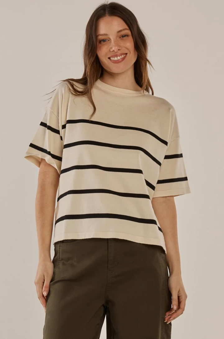 BETTY BASICS BAILEY BOXY TOP CREAM