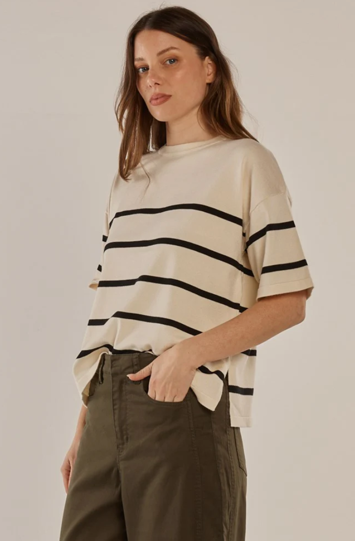 BETTY BASICS BAILEY BOXY TOP CREAM